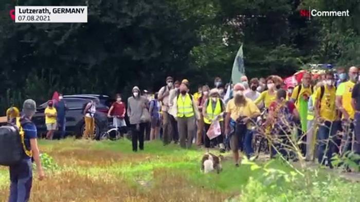 Video: Tagebau Garzweiler: Menschenkette gegen Braunkohle