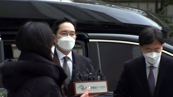 Video: Samsung-Firmenerbe kommt vorzeitig aus dem Gefängnis frei