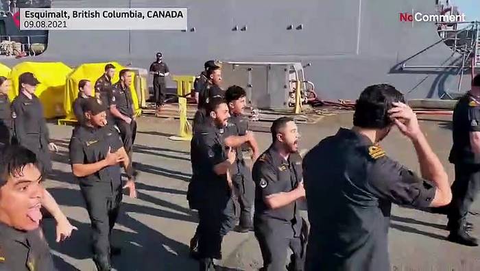 Video: VIDEO: Neuseelands Seeleute beeindrucken mit Haka in Kanada