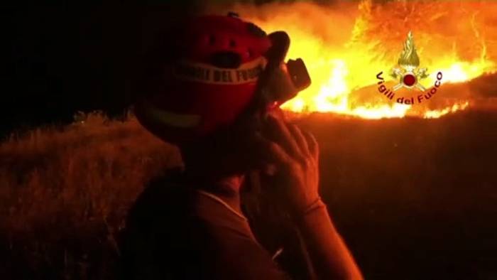 Video: Großbrände europaweit im Griff, Hitze am Wochenende