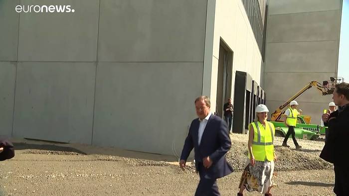 News video: Armin Laschet und Elon Musk - Treffen in der Gigafabrik