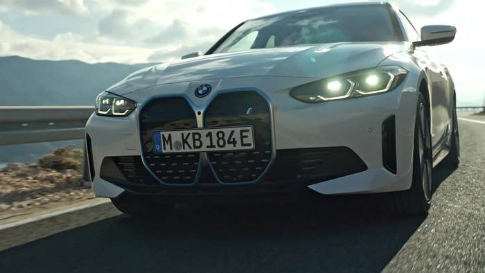 Video: Der erste BMW i4 eDrive40 - Fahrdynamik