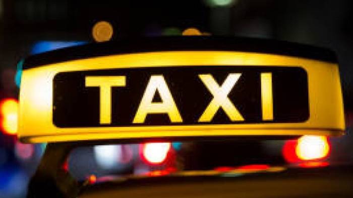 Video: Blinkendes Taxischild: Darum solltest du sofort die Polizei rufen
