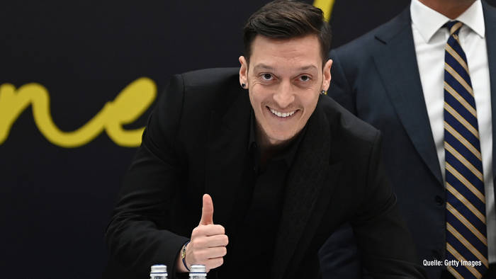 Video: Mesut Özil privat: Er zeigt seine Tochter Eda auf Instagram