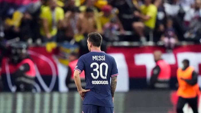 Video: Messi: Erster Pflichtspieleinsatz für PSG
