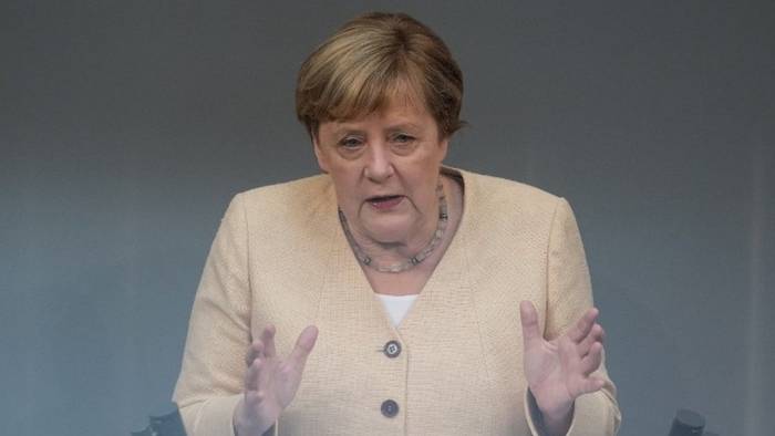 Video: Dringender Appell von Merkel: 
