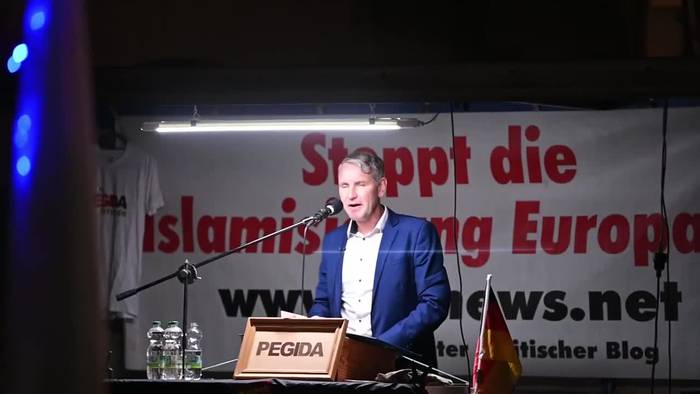 Video: Protest gegen Höcke und Pegida in Dresden