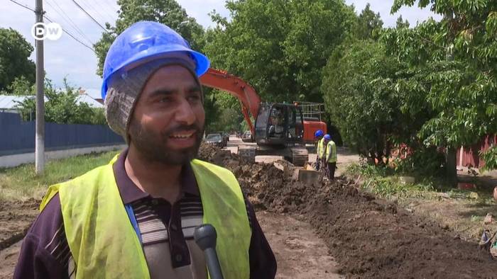 News video: Indische Gastarbeiter auf rumänischen Baustellen