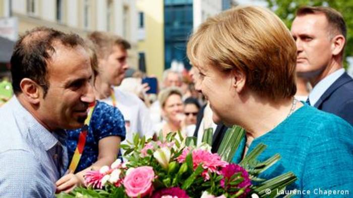 Video: Merkels größter Fan