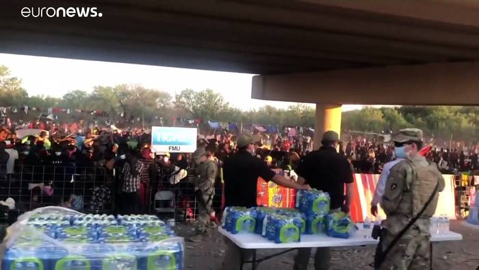 Video: 10.000 Menschen aus Haiti unter Brücke in Texas gestrandet