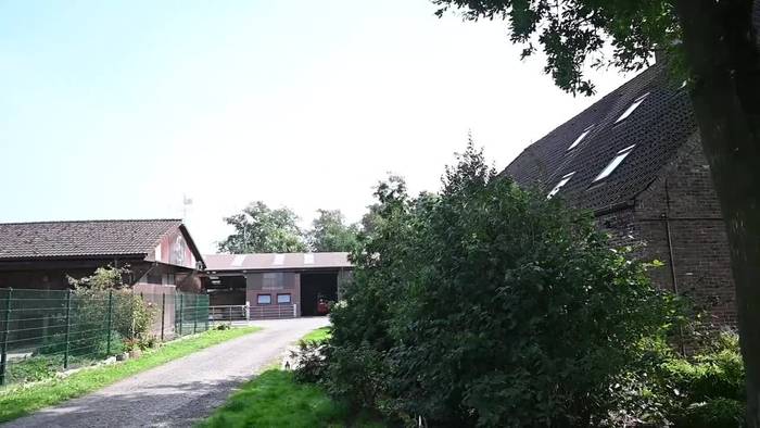 Video: Niedersachsen: Pferdeoase versorgt vierbeinige Rentner