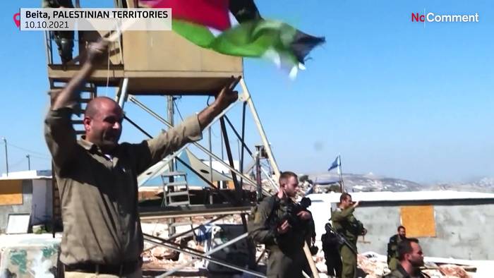 News video: Unter den strengen Augend des Militärs: Olivenernte am Grenzposten