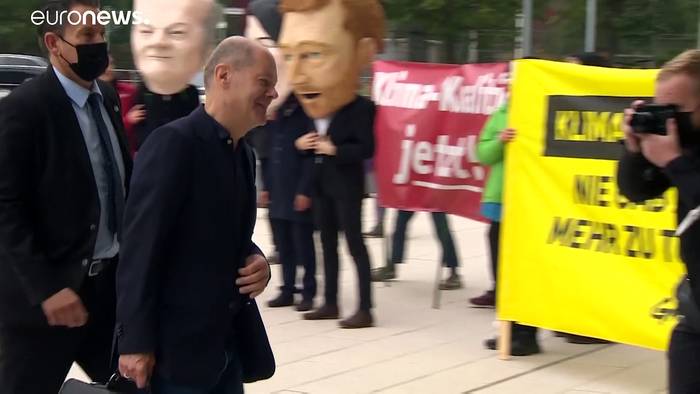 Video: Sichtlich gute Stimmung bei Gesprächen zwischen SPD, Grünen und FDP