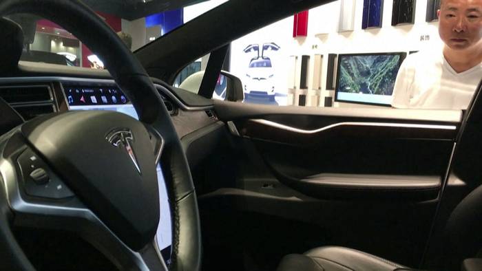 Video: US-Elektroautobauer Tesla meldet Rekordgewinn