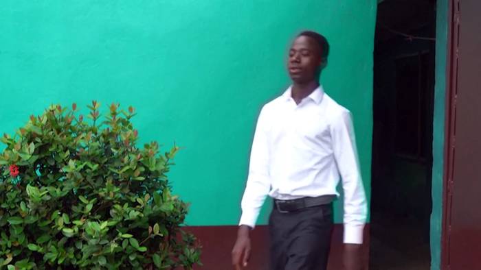 News video: Liberia: Junger Mann findet 50.000 Dollar in Plastiktüte