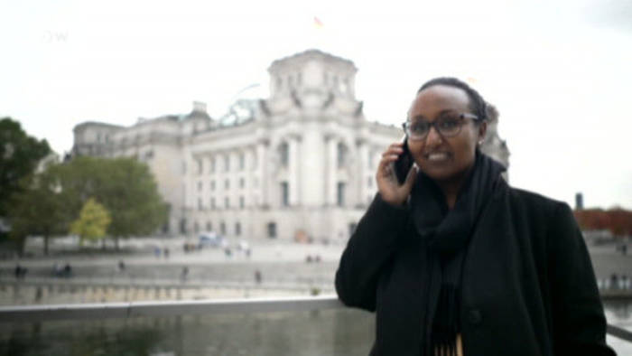 Video: Ein Treffen mit der ersten Schwarzen Frau im Bundestag