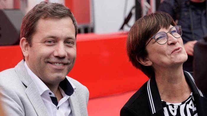 Video: Neue Parteichefs: Lars Klingbeil und Saskia Esken wollen SPD führen