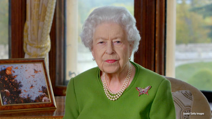News video: Queen Elizabeth II.: Warum kündigen ihre Mitarbeiter plötzlich?