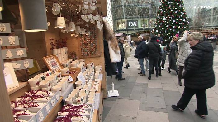 Video: Warten auf den Weihnachtsmann - Budapester Weihnachtsmarkt öffnet