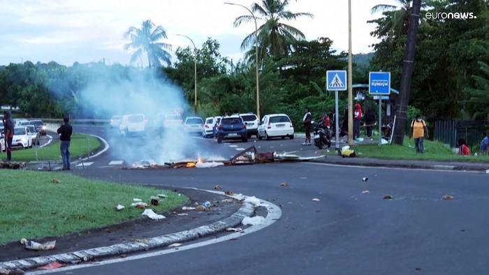 Video: Verletzte Polizisten: Anti-Corona-Proteste auf Martinique