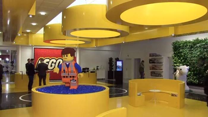 Video: 140 Prozent mehr Gewinn: Sonderurlaub und Gehaltszuschlag für Lego-Belegschaft