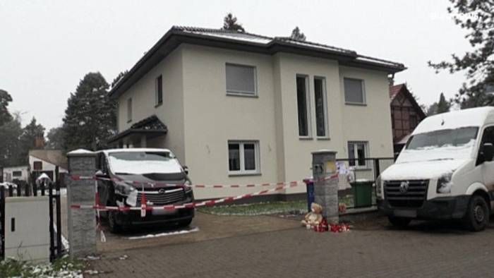 Video: Sie waren in Corona-Quarantäne: Warum starben 2 Erwachsene und 3 Kinder bei Berlin?