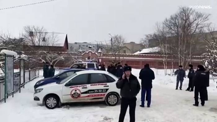 Video: In der Schule gemobbt? Selbstmordanschlag eines 18-Jährigen in Russland