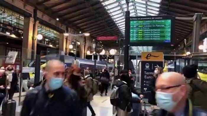 Video: Frankreich verbietet nicht notwendige Reisen nach und aus Großbritannien