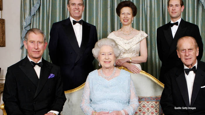 Video: So wird 2022 bei den Royals: Viele Sorgen & das Jubiläum der Queen
