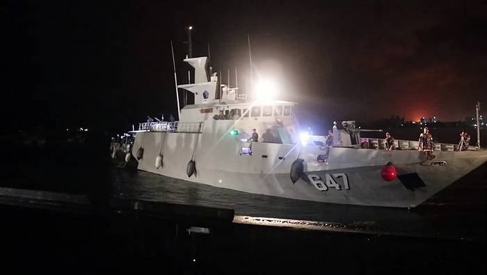 Video: Flüchtlingsboot mit Rohingya-Flüchtlingen legt in Indonesien an - 120 Menschen an Bord