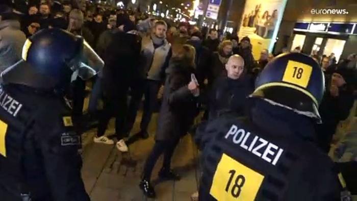 News video: Covid-19 in Deutschland: 356 Tote - Verharmlost Polizei Proteste?