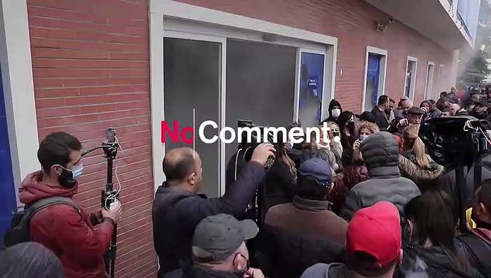 News video: Machtkampf in Albanien: Schwere Unruhen in Tirana