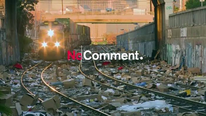 Video: US-Bahnen: Diebe bedienen sich in Versandcontainern - Zug um Zug