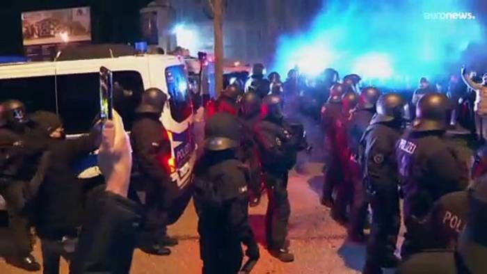 Video: Corona-Proteste in deutschen Städten - 11 Festnahmen allein in Rostock