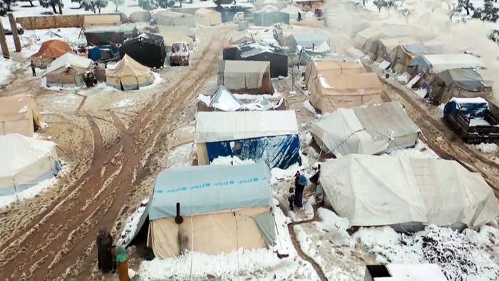 Video: Syrien: Flüchtlingszelte brechen unter Schneemassen zusammen