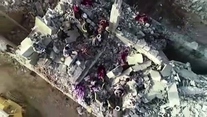 Video: Heftige Luftoffensive im Jemen tötet mindestens 70 Menschen