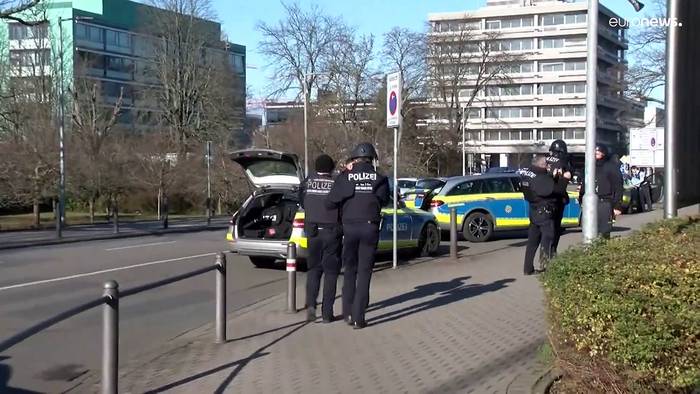 News video: Mann schießt an Uni in Heidelberg um sich, verletzt mehrere Menschen mit einer Langwaffe