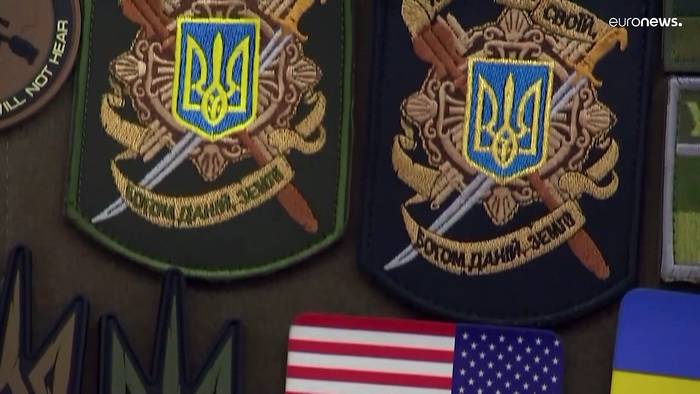 News video: Ortstermin im Waffenladen in Kiew: 