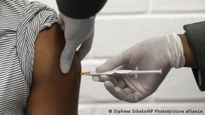 News video: Südafrika – Impfungen für illegale Migranten
