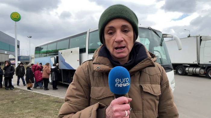 Video: Angst vor Bomben: Flüchtlinge strömen weiter nach Lwiw