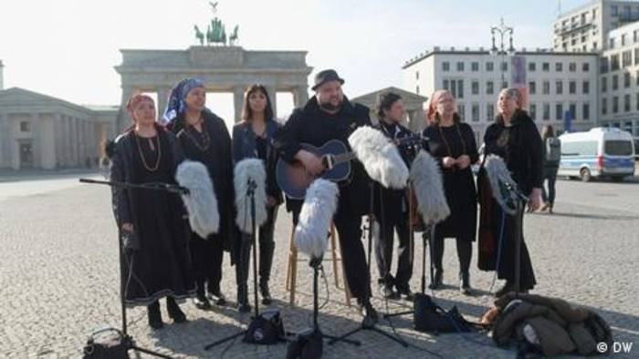Video: Alex Diehl's musikalische Friedensbotschaft