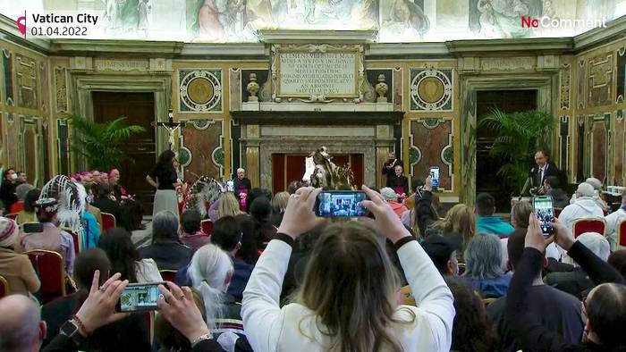 Video: Papst empfängt Delegation von kanadischen Ureinwohnern in Rom