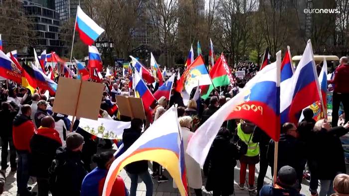 Video: Pro-russische Proteste: Menschen demonstrieren 