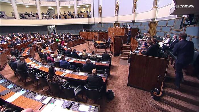 Video: Überschattet vom russischen Angriffskrieg: Parlament in Helsinki debattiert über Nato-Beitritt