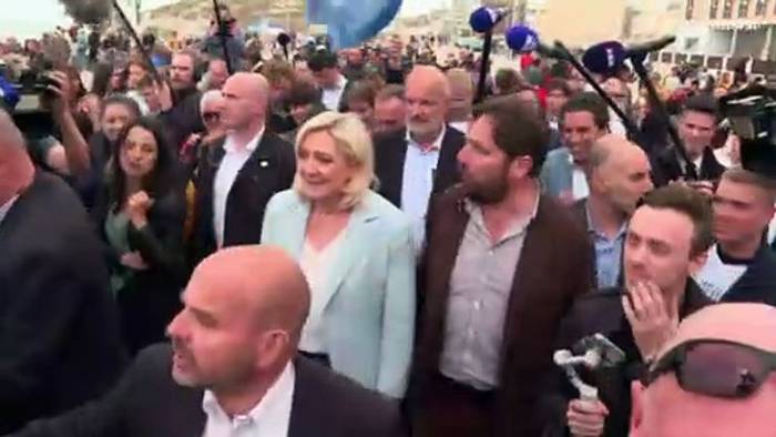 Video: Wahlkampf in Frankreich: Macron und Le Pen kämpfen im Endspurt
