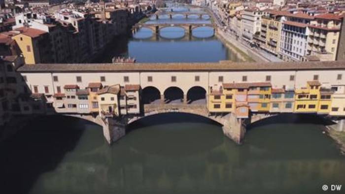 Video: Geheimnisvolle Brücke: Ponte Vecchio in Florenz