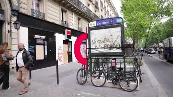 News video: Aufräumarbeiten nach Maidemonstrationen in Paris