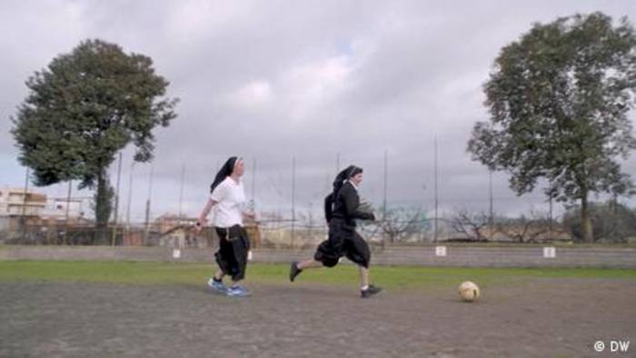 Video: Die Fußballnonnen aus dem Vatikan