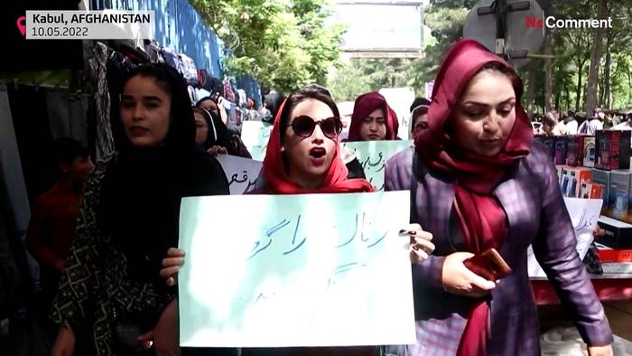 Video: Burqa-Anordnung: Taliban wollen, dass sich Frauen vollständig verhüllen
