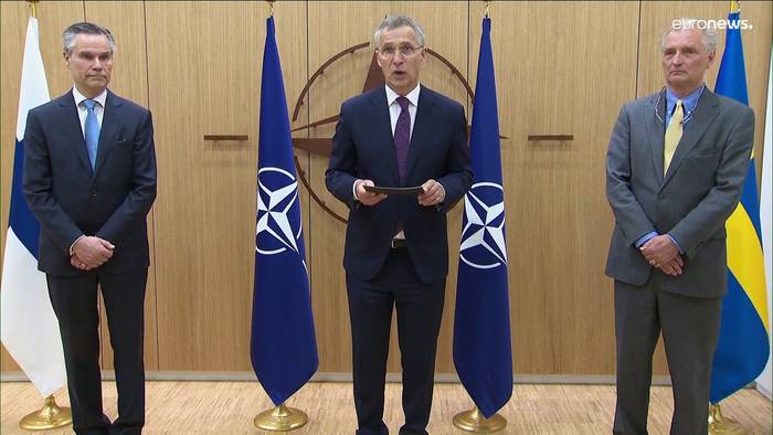 News video: Nato-Mitgliedschaft: Finnland und Schweden reichen offiziell Antrag auf Aufnahme ein